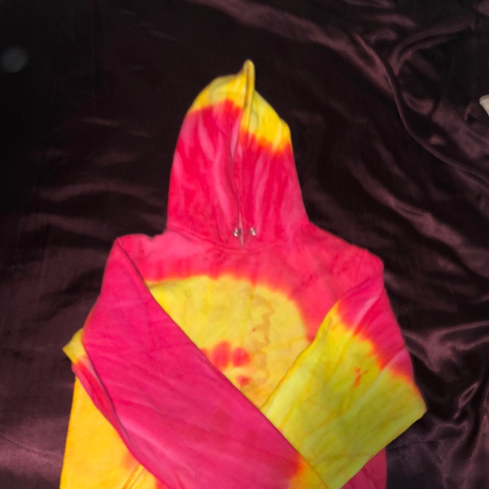 Pink/yellow tie-dye sweatshirt 💛💗
